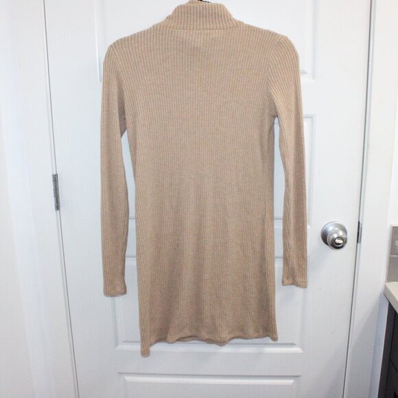 Aritzia Babaton Ribbed Long Sleeve Turtleneck Tunic Size XS Tan - Picture 3 of 3